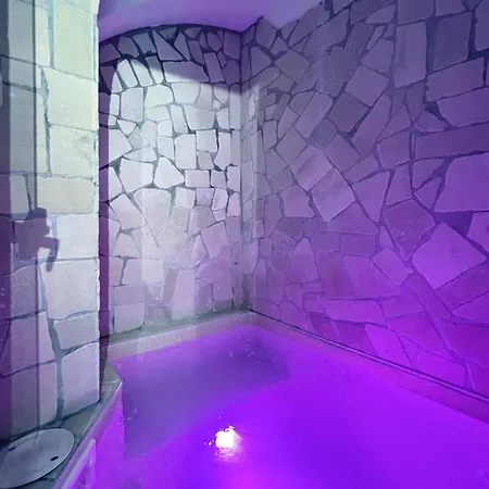 Oda ve Kahvaltı Messapica 4*